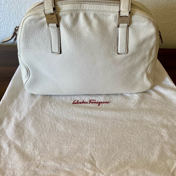 SALVATORE FERRAGAMO Leather Bag. - Picture 14 of 16